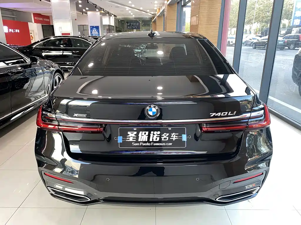 BMW 7 Series — миниатюра 5