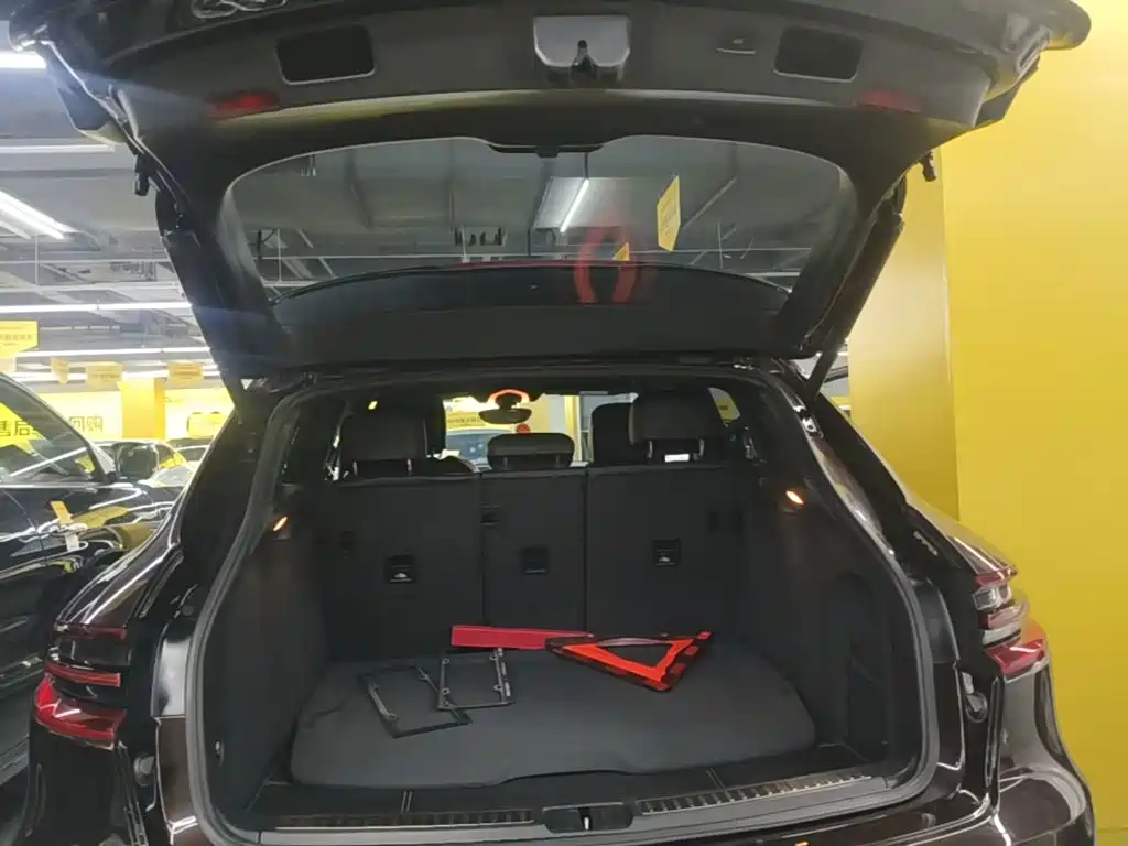 Porsche Macan — миниатюра 19