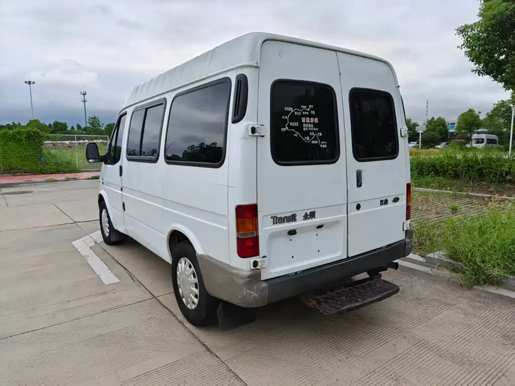 Ford Transit Classic — миниатюра 5