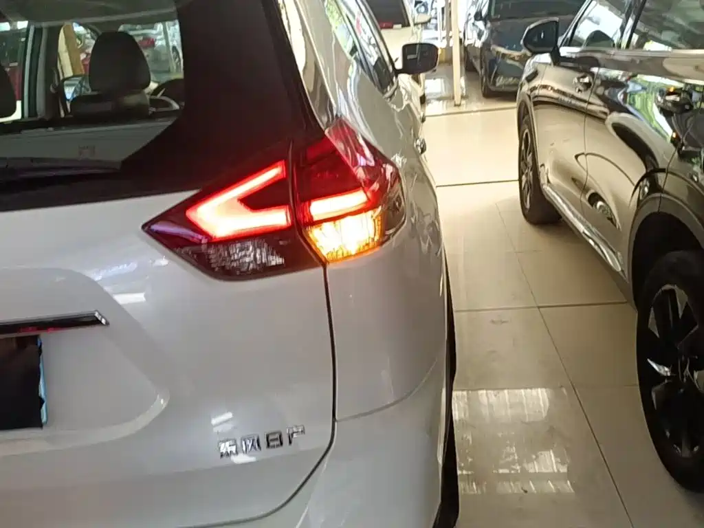 Nissan X-Trail — миниатюра 24