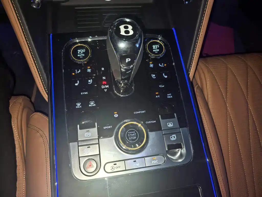 Bentley Flying Spur 2024 4.0T V8