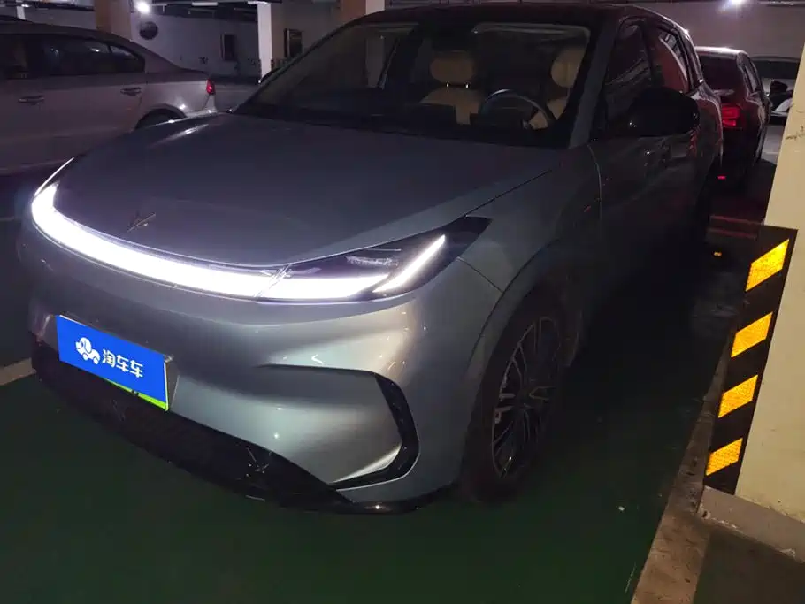 ARCFOX 极狐贝塔T1