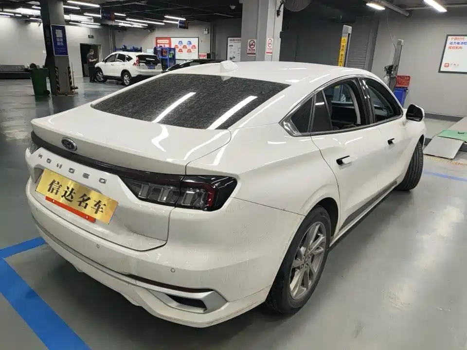 Ford Mondeo — миниатюра 8