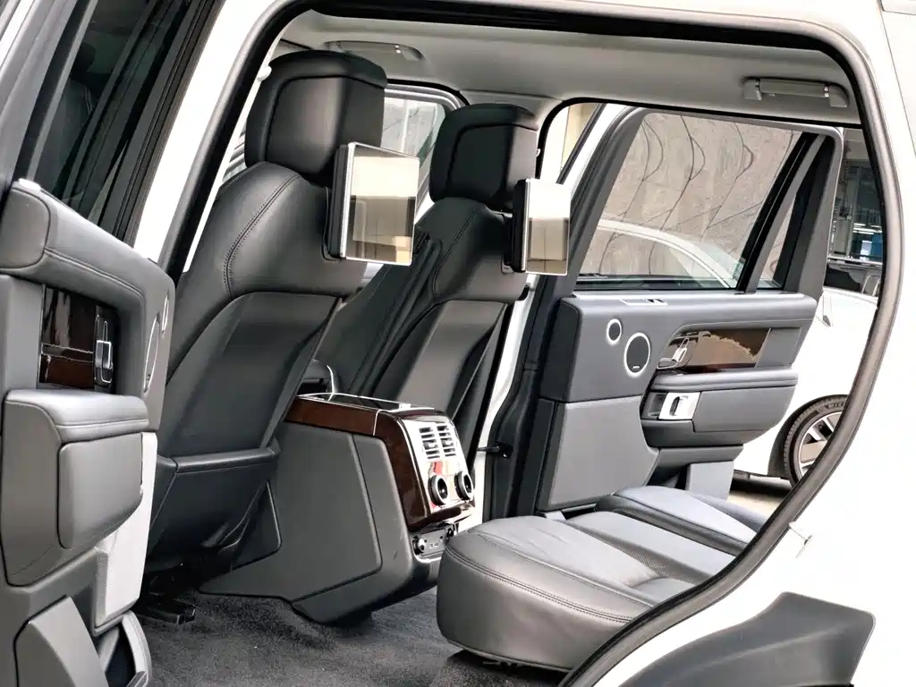 Land Rover Range Rover — миниатюра 8