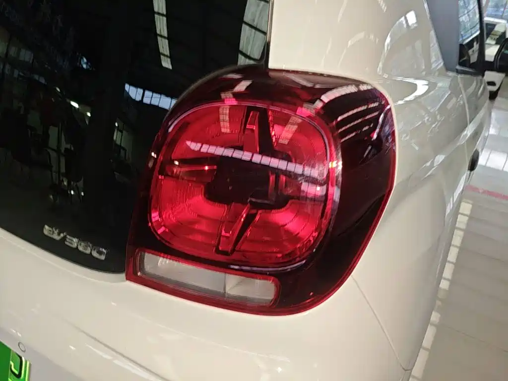 Roewe Clever — миниатюра 8