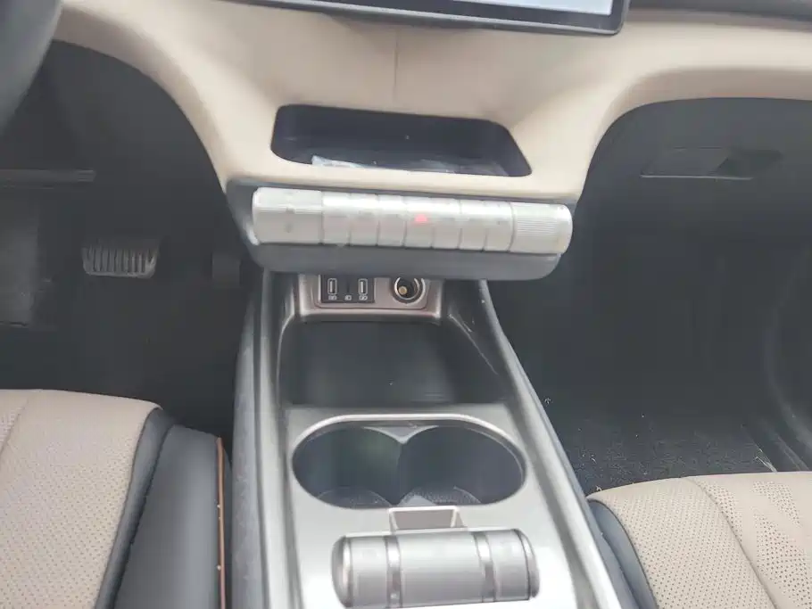 BYD Dolphin — миниатюра 16