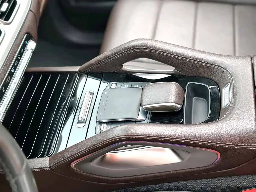 Mercedes-Benz GLE (Import) — миниатюра 9