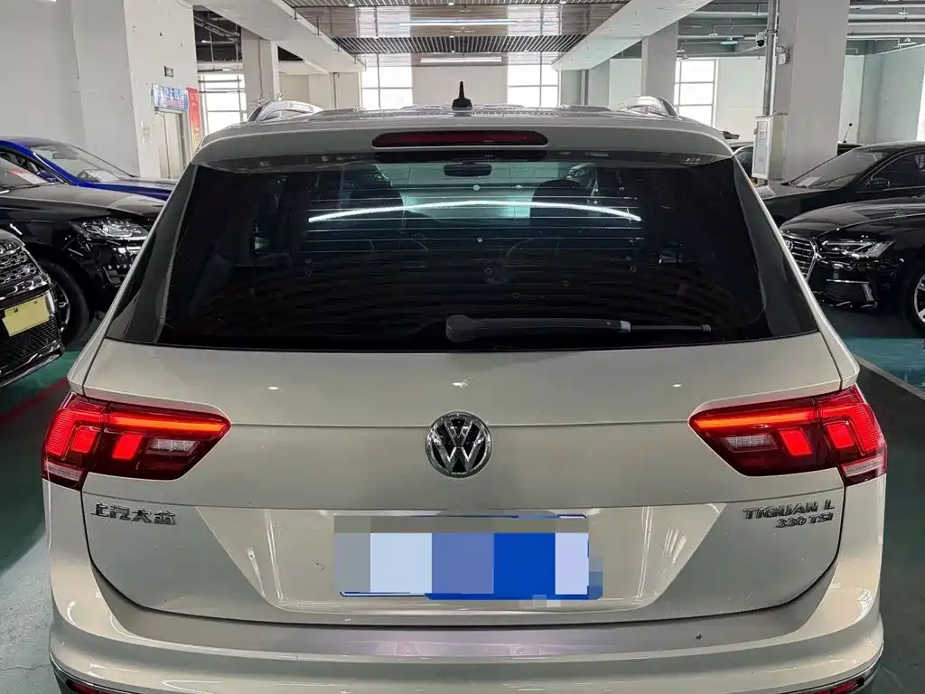 Volkswagen Tiguan L — миниатюра 10