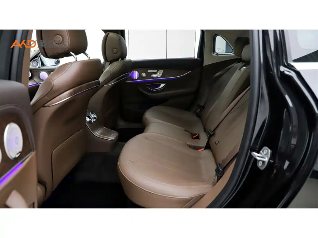 Mercedes-Benz E-Class — миниатюра 7