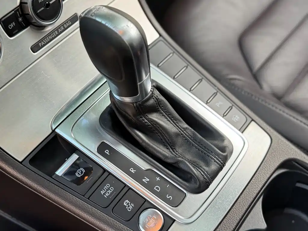 Volkswagen Magotan (Import) — миниатюра 7