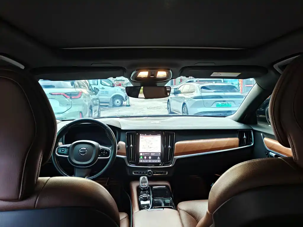 Volvo S90 PHEV — миниатюра 3