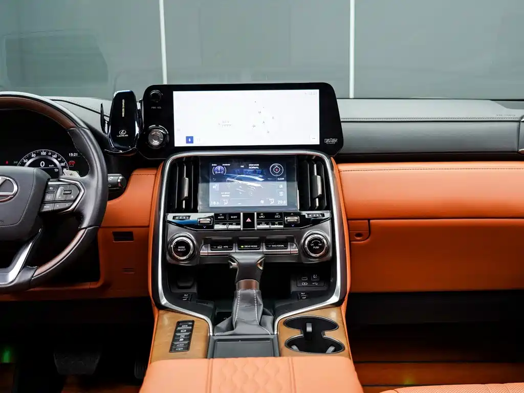 Lexus LX — миниатюра 12