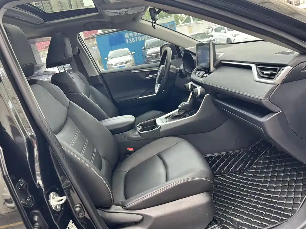 Toyota RAV4 2021 2.0L CVT PLUS