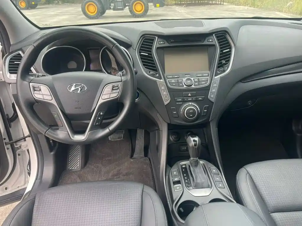 Hyundai Santa Fe (Import) — миниатюра 4