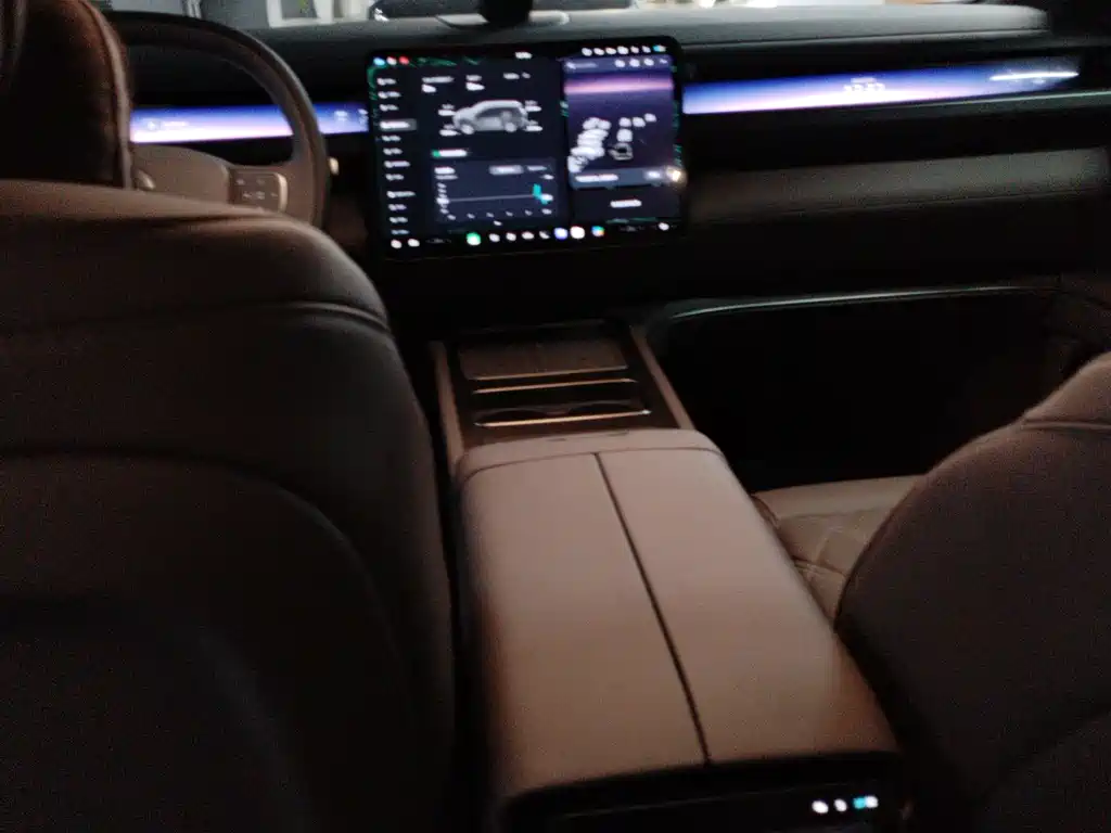 NIO ES8 — миниатюра 5