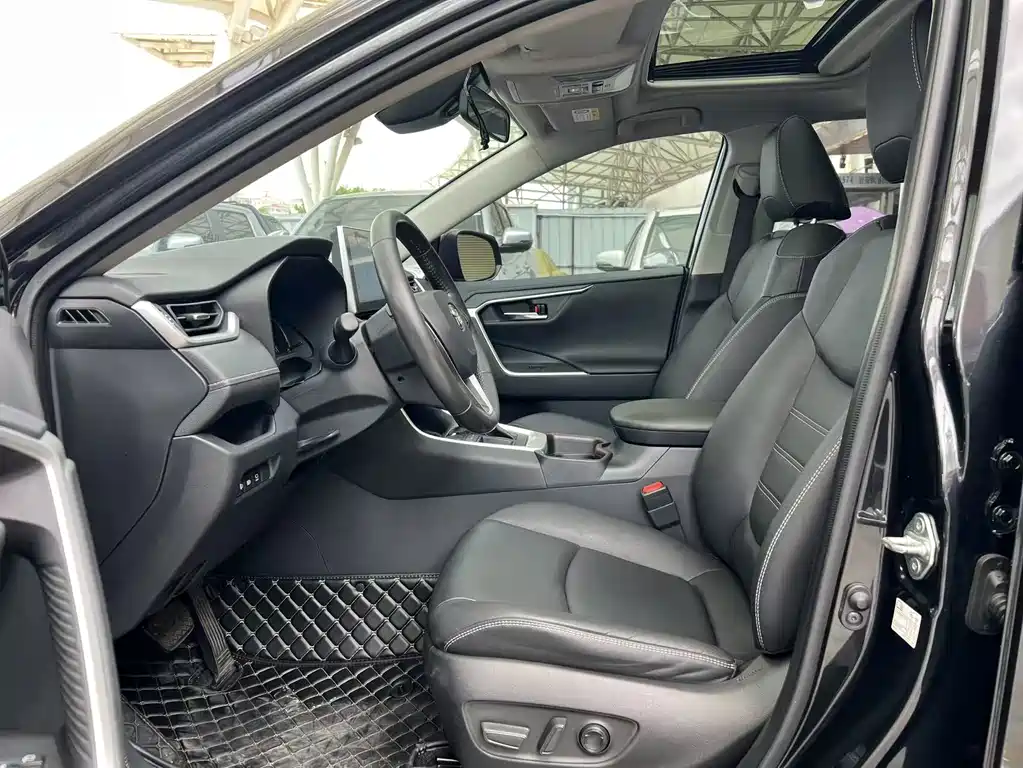 Toyota RAV4 2021 2.0L CVT PLUS
