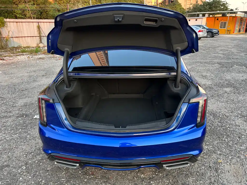 Cadillac CT5 2021 28T Fashion