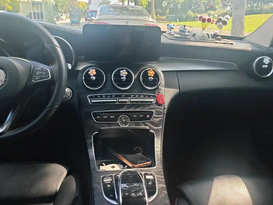 Mercedes-Benz C-Class — миниатюра 13