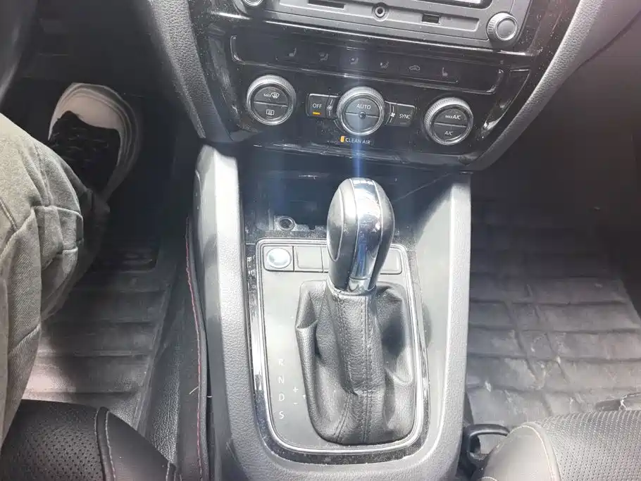 Volkswagen Sagitar — миниатюра 16