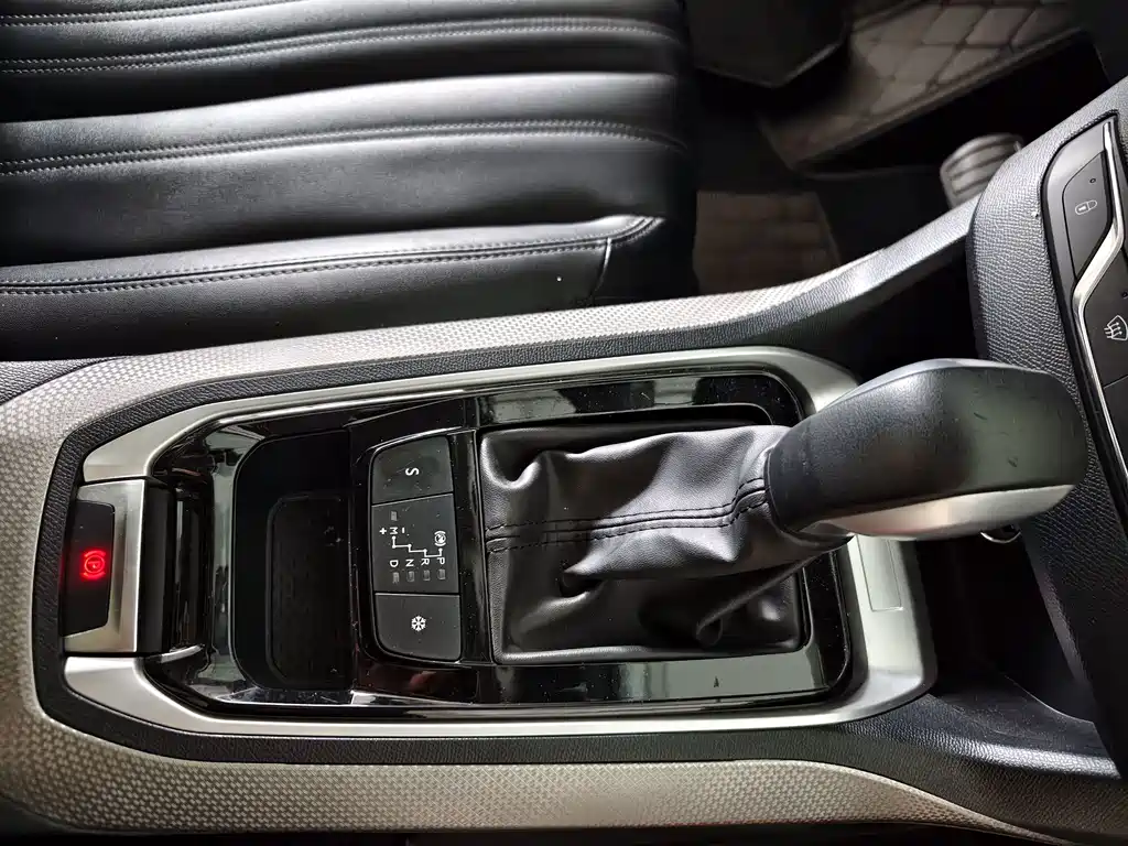 Peugeot 408 — миниатюра 13