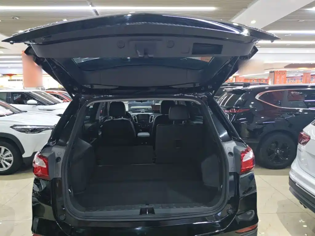 Chevrolet Equinox — миниатюра 19