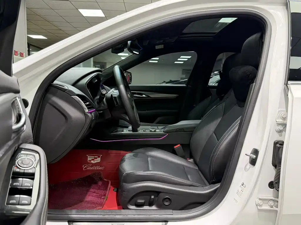 Cadillac CT5 — миниатюра 4