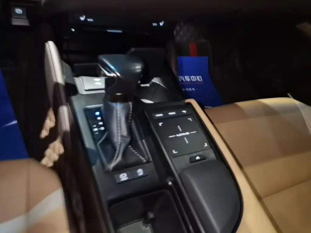 Lexus ES — миниатюра 14