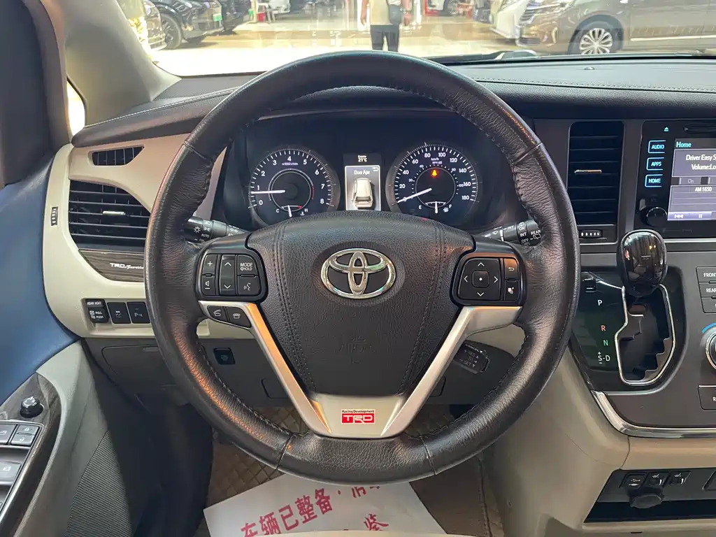 Toyota Sienna — миниатюра 11