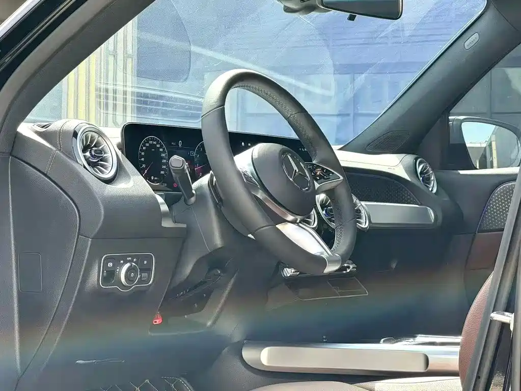 Mercedes-Benz GLB — миниатюра 5