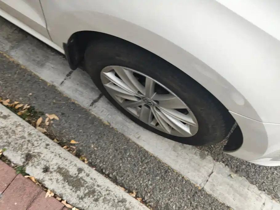 Volkswagen Polo — миниатюра 6