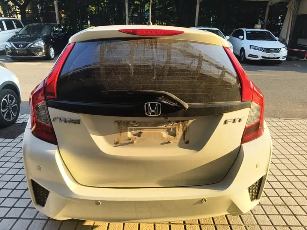 Honda Fit — миниатюра 6