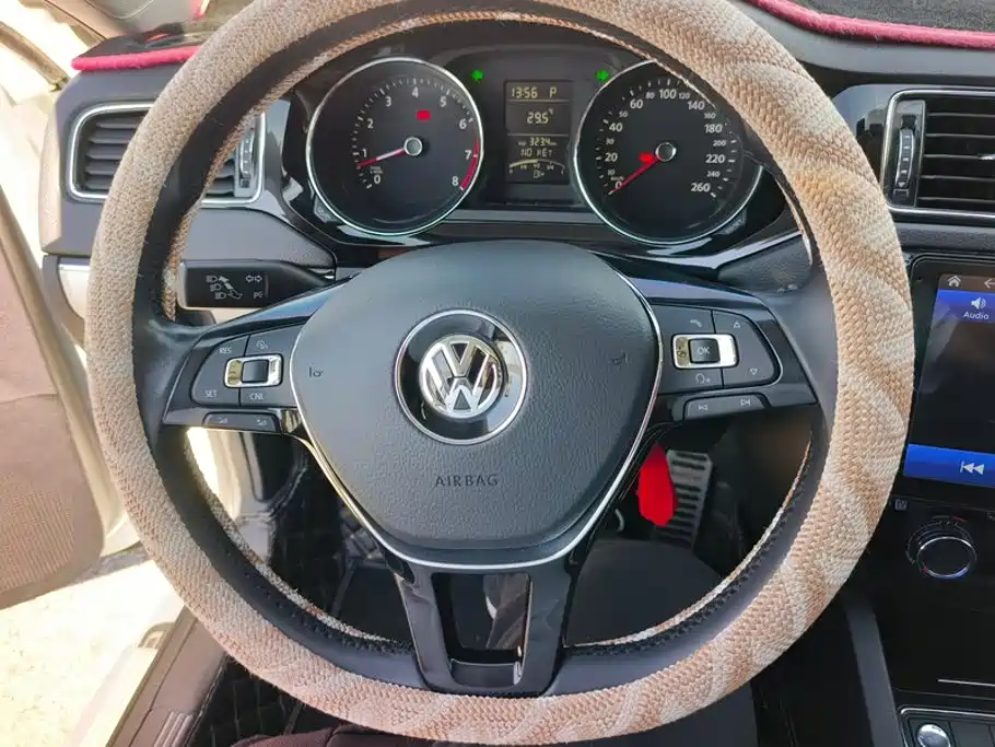 Volkswagen Sagitar — миниатюра 15
