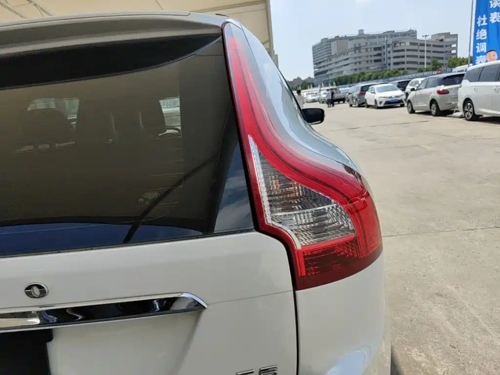 Volvo XC60 — миниатюра 8