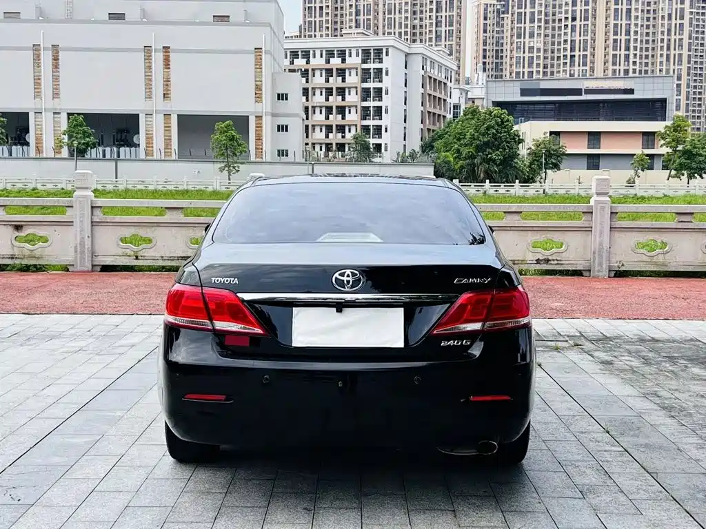 Toyota Camry — миниатюра 8