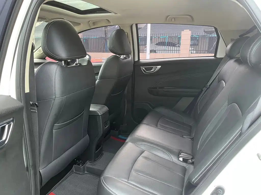 Geely Vision X3 — миниатюра 5