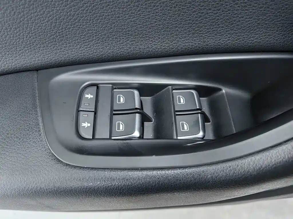 Audi A6L — миниатюра 9
