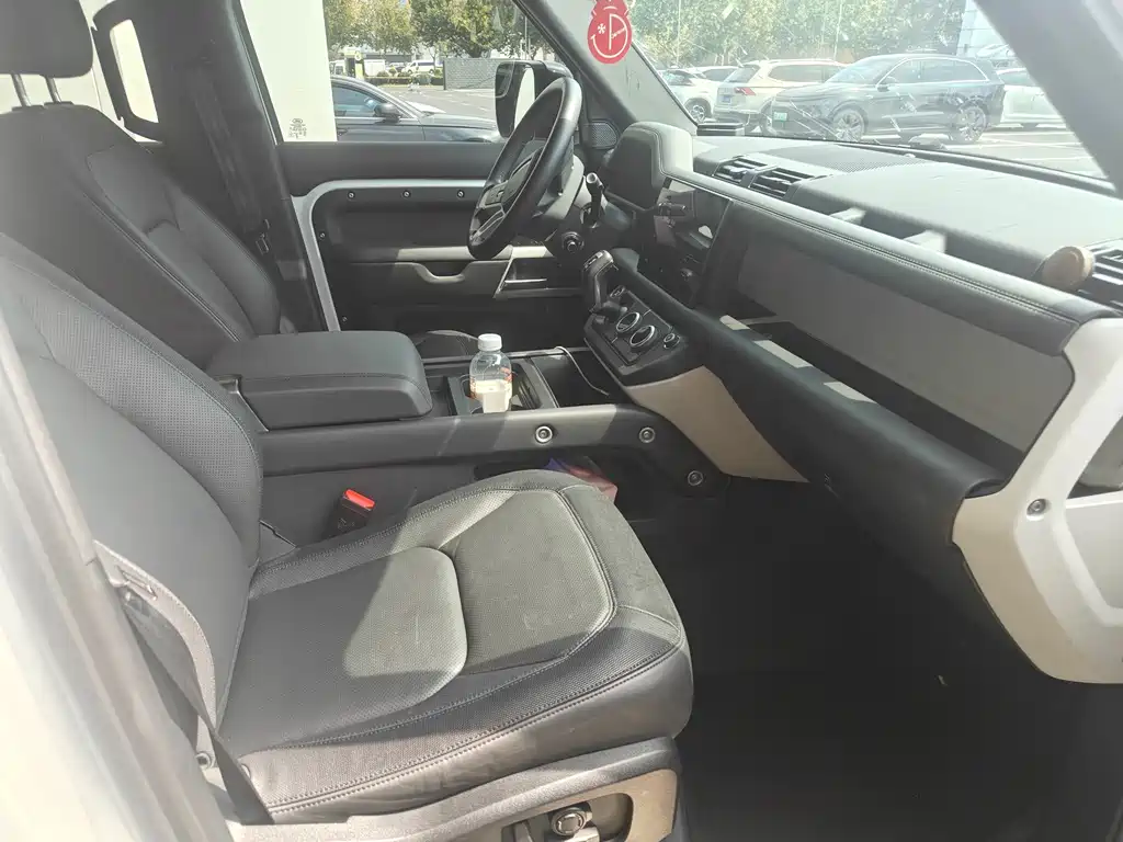 Land Rover Defender — миниатюра 6
