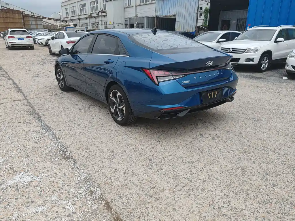 Hyundai Elantra — миниатюра 11