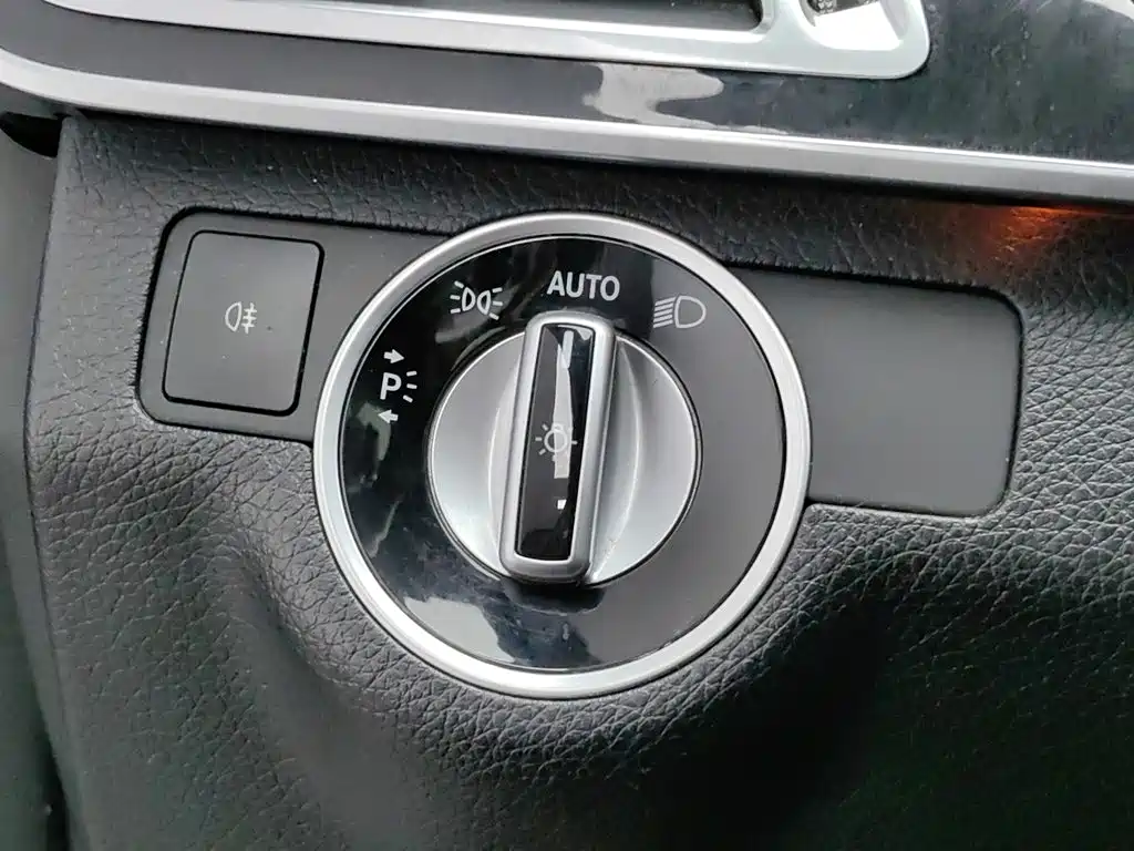 Mercedes-Benz E-Class — миниатюра 21