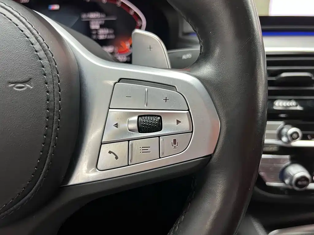 BMW 5 Series — миниатюра 25
