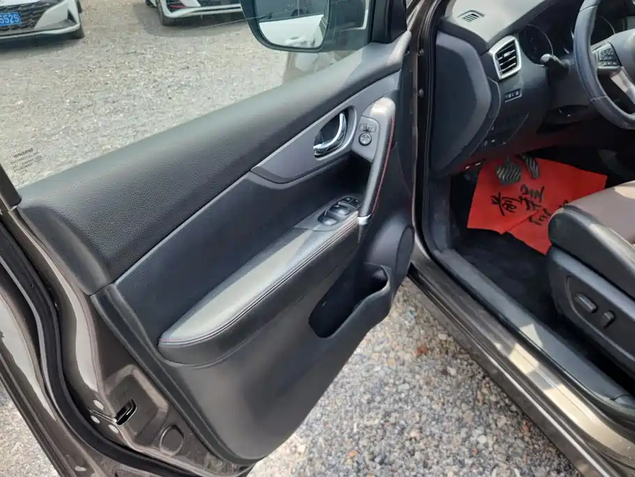 Nissan Qashqai — миниатюра 7