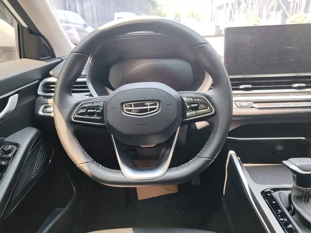 Geely Emgrand — миниатюра 12