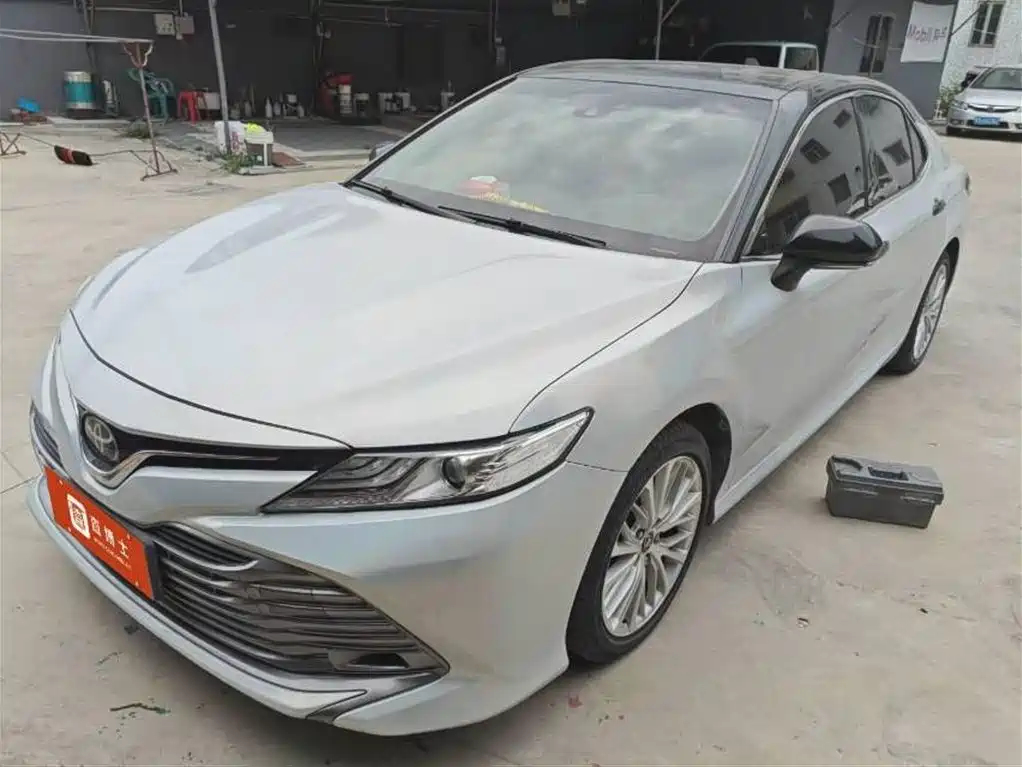 TOYOTA CAMRY