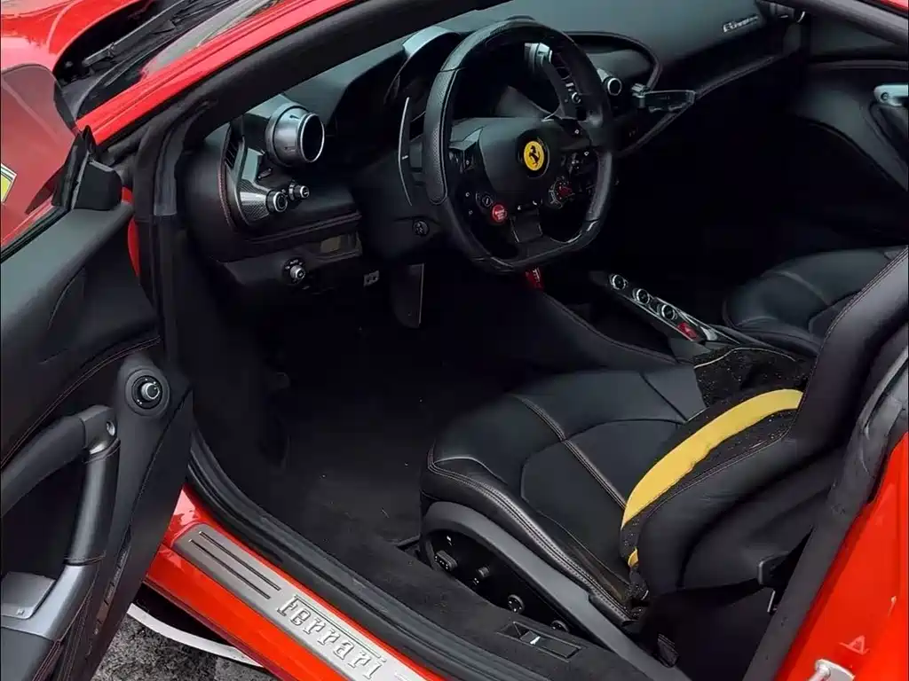 Ferrari F8 — миниатюра 6
