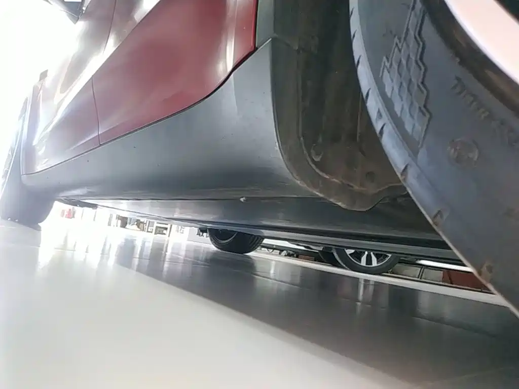 Tesla Model Y — миниатюра 22