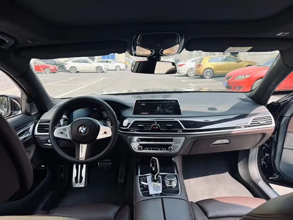 BMW 7 Series — миниатюра 6