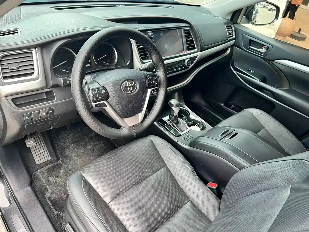 Toyota Highlander — миниатюра 4