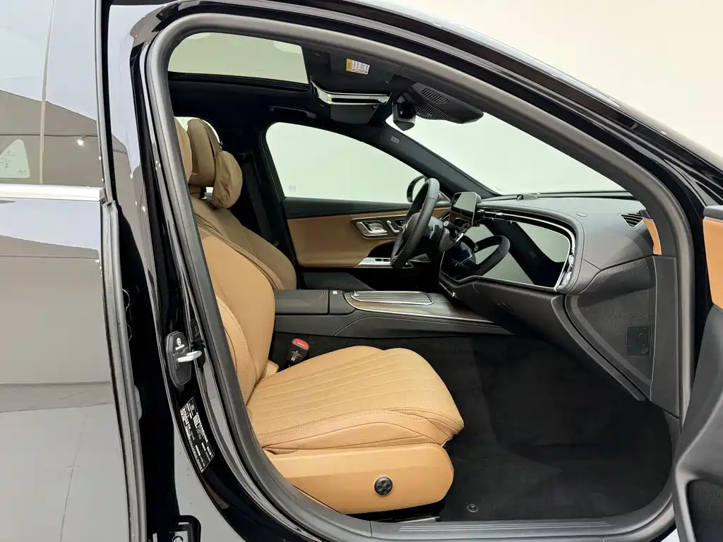 Mercedes-Benz E-Class — миниатюра 17