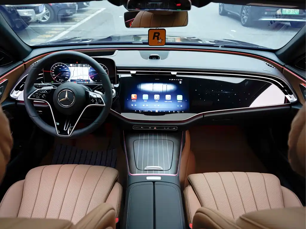 Mercedes-Benz E-Class — миниатюра 13