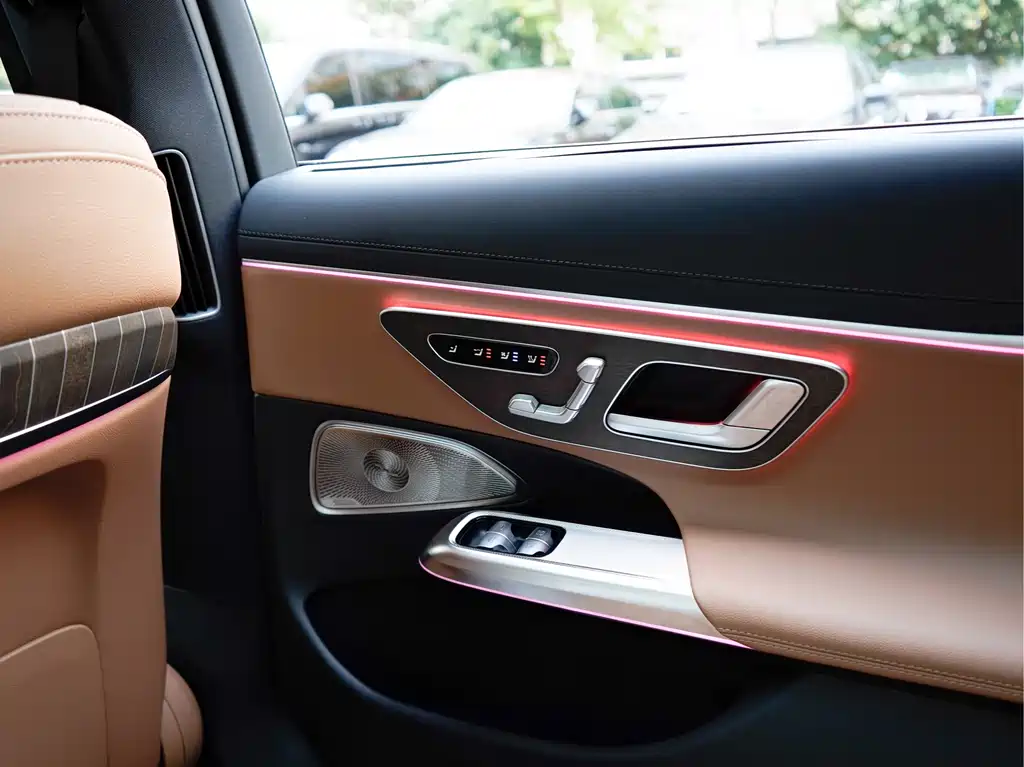 Mercedes-Benz E-Class — миниатюра 17